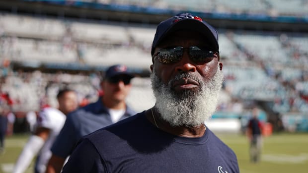 lovie smith 32